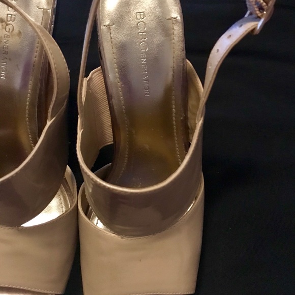 Tan BCBG heels! - Picture 5 of 6